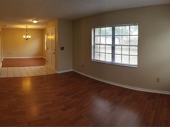 3rd image of 1512 Storington Ave