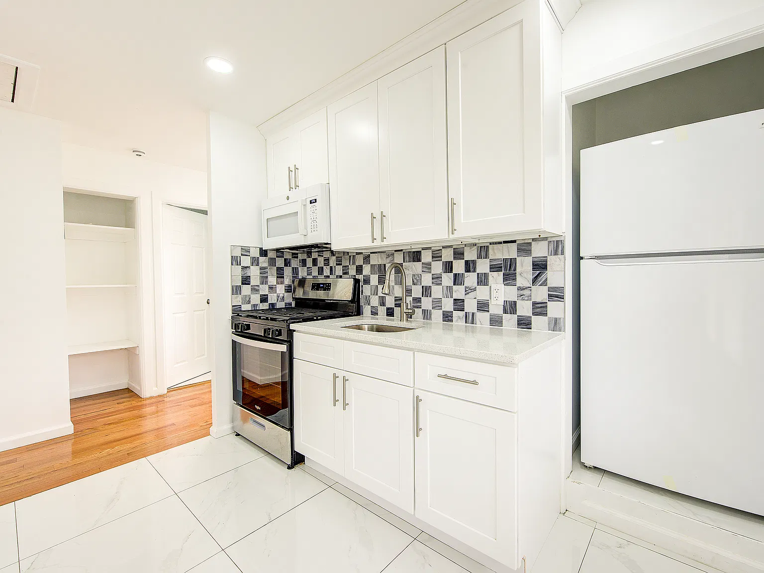 1 bed, $2,700 — Photo 3
