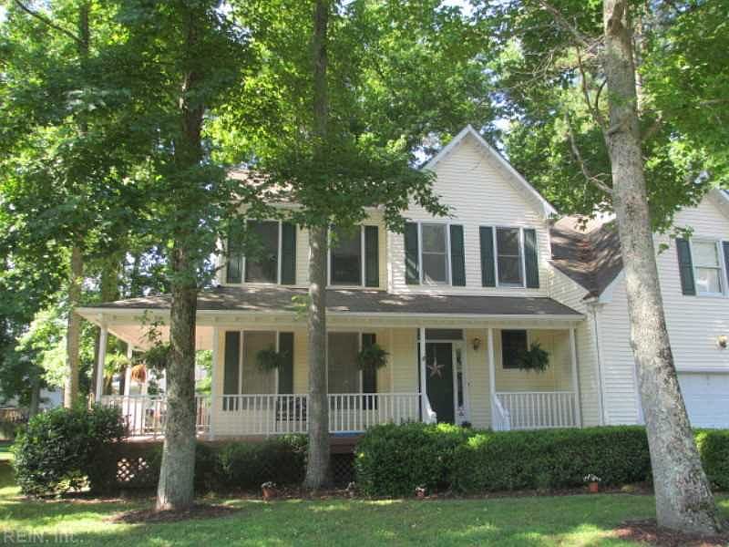 1st image of 1215 Club House Dr