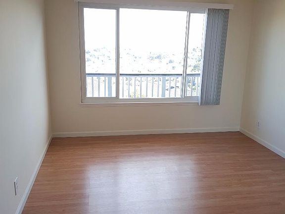 5th image of 4521 17th St APT 6