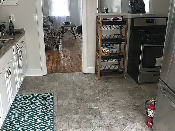 2nd image of 2150 Clarence Ave