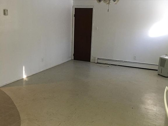 Eat in Kitchen/Dining room