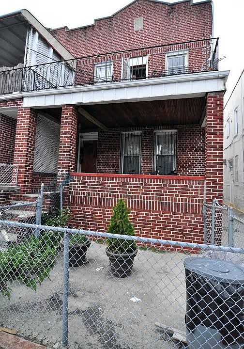 1st image of 64 Louisa St