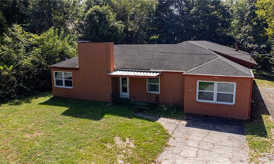 1st image of 2920 Pear St