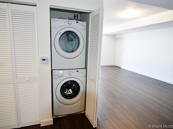 5th image of 245 NE 14th St APT 1412