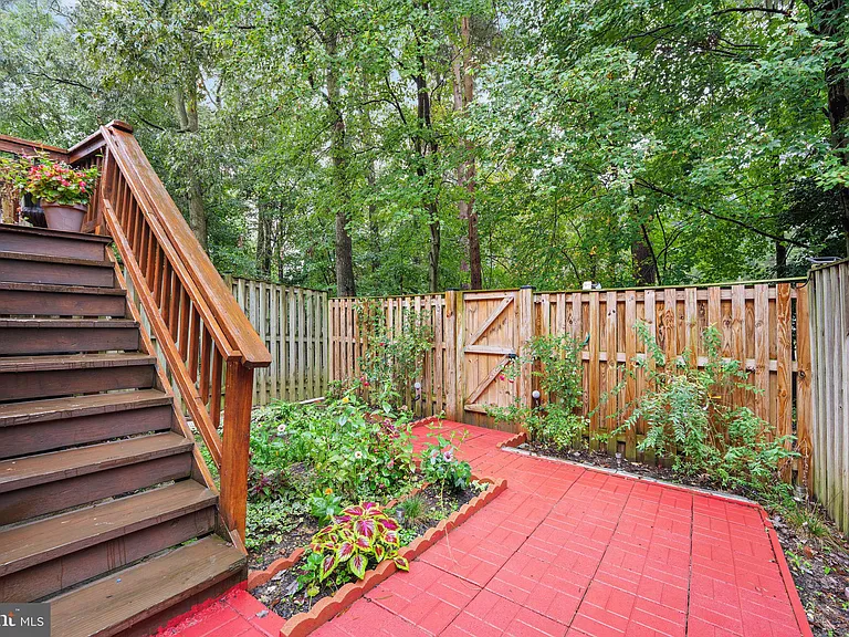 7840 Foxfarm Ln — Photo 6