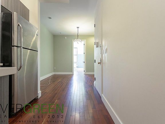 5th image of 1436 Dekalb Ave APT 2R