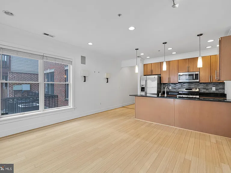 449 R St NW #101 — Photo 9