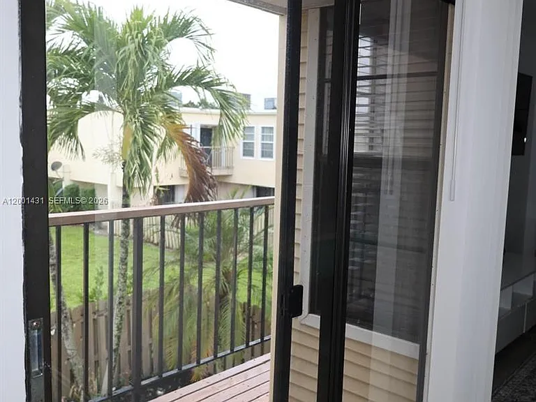 1569 Shaker Cir — Photo 15