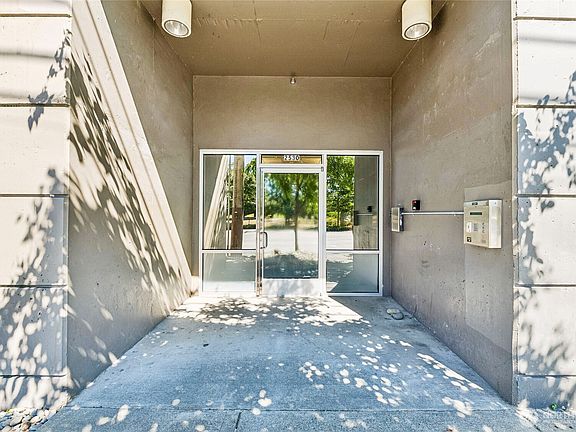 3rd image of 2530 15th Avenue W #401