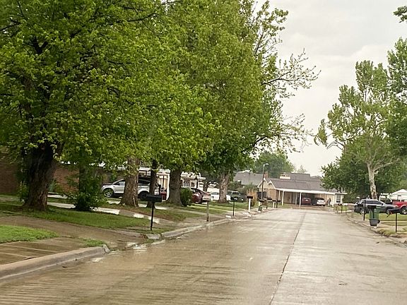 4th image of 213 Cherokee Dr