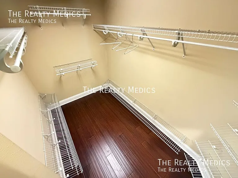 1565 The Oaks Blvd — Photo 32