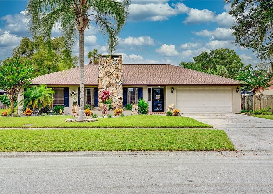 1st image of 814 Sandalwood Dr