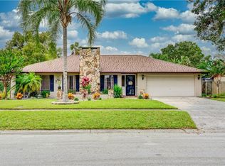 814 Sandalwood Dr, Plant City, FL 33563
