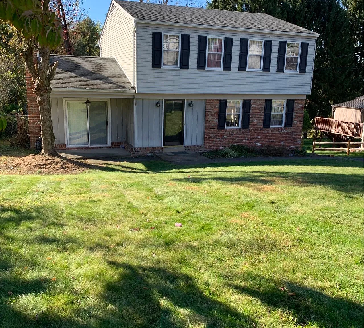 3 bed, 2.5 bath, 1754 sqft, $2,400 — Photo 1