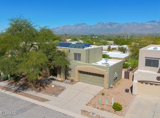 10401 E Rushlight Dr, Tucson, AZ 85748