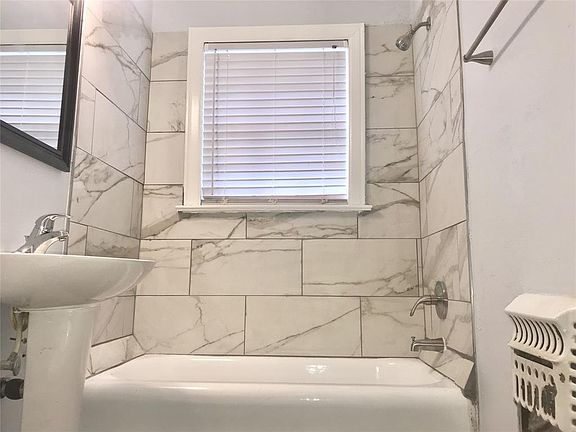 4th image of 4400 Gaston Ave APT 11