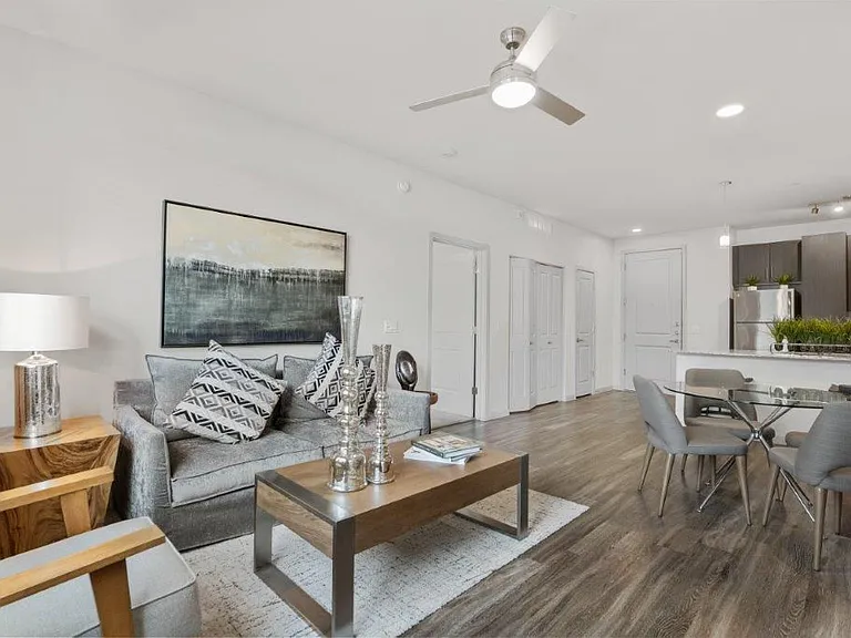Palms Luxury Apartments — Photo 15