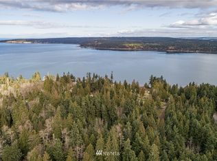 999 Schoolhouse Point Ln, Sequim, WA 98382