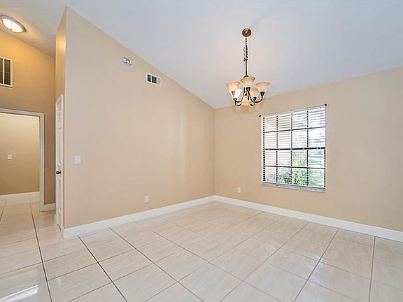 5th image of 8621 Shenna Ct