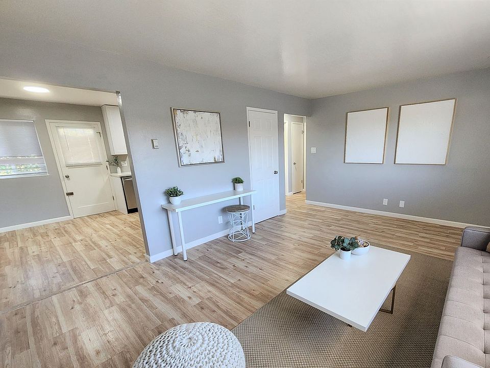 2nd image of 2568 Grove Way #73e260e14