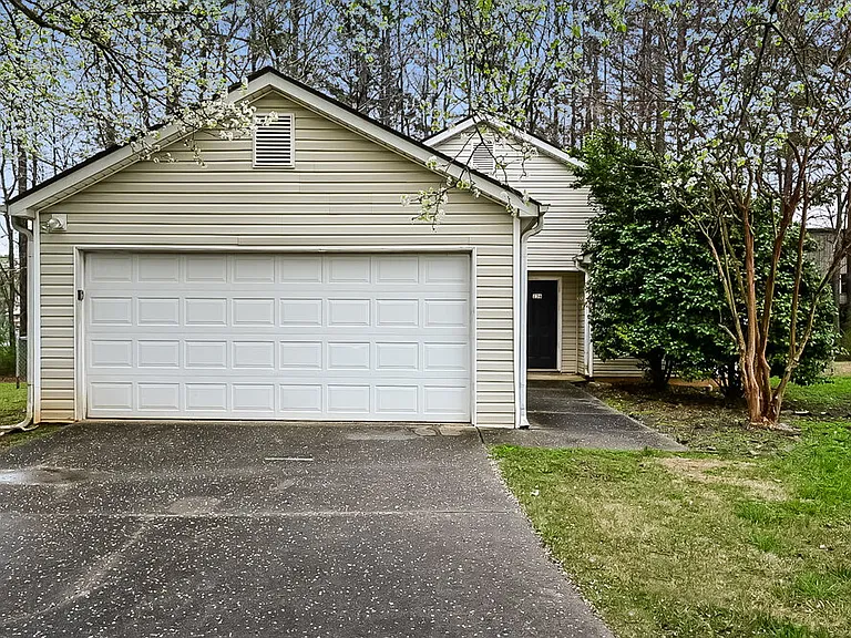236 Brandon Ridge Cir — Photo 1
