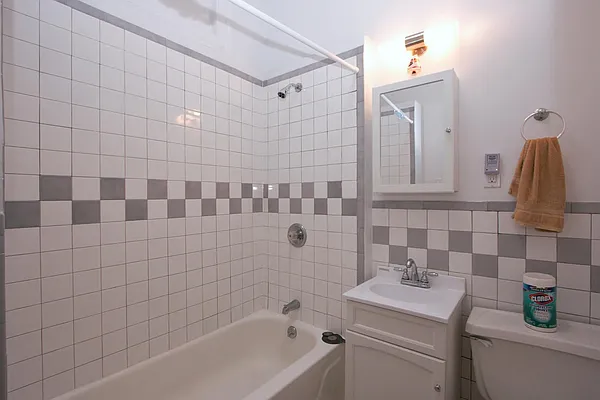 Rented by R New York | media 32