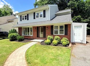 220 Glendale Rd, Havertown, PA 19083