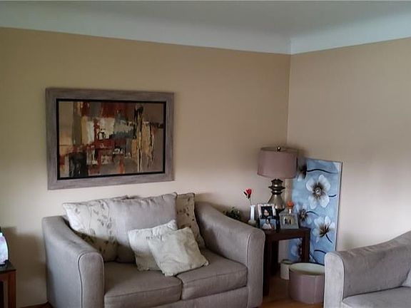 3rd image of 12101 Marguerite Ave