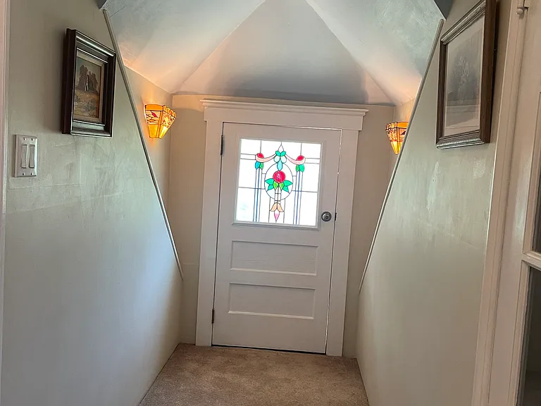 147 N Canyon Blvd #B — Photo 9