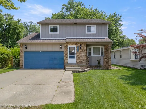 39662 Arbor St, Harrison Township, MI 48045