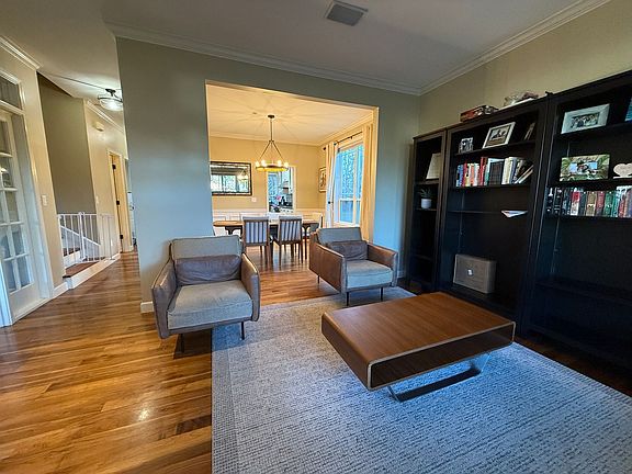 4th image of 1400 Richmond Ct