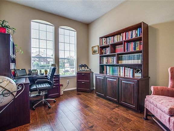 5th image of 10106 Belfort Dr