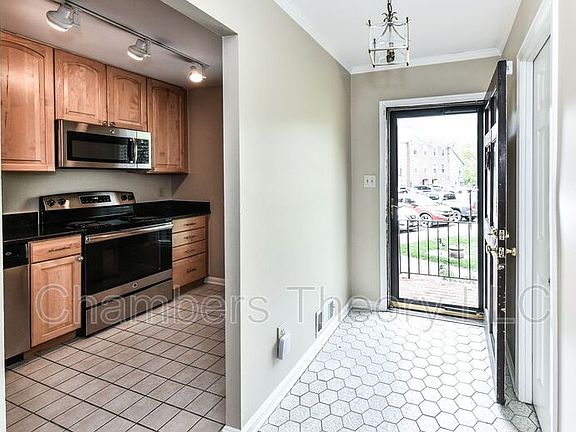 3rd image of 6705A Washington Blvd