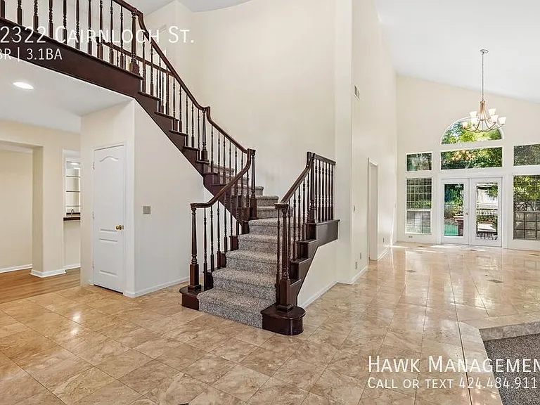 22322 Cairnloch St — Photo 5