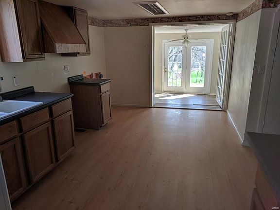 5th image of 213 Luella Ave