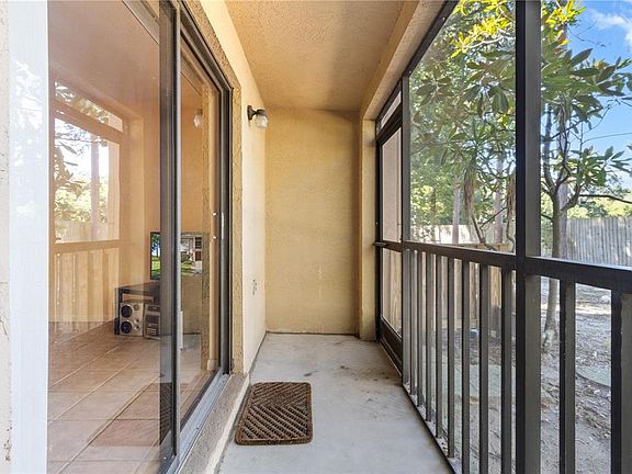 5th image of 2851 SW 32nd Ave #B6