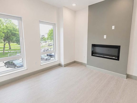 5th image of 21 W Central St #251f9e3cf