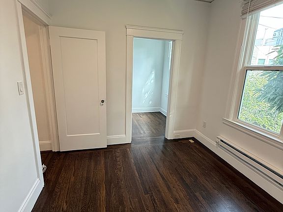 3rd image of 519 Guerrero St
