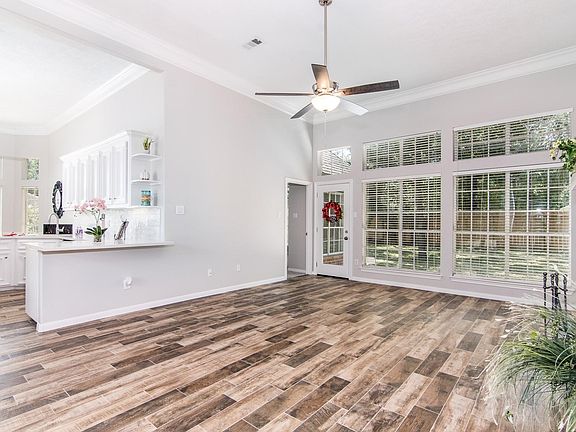 2nd image of 21703 Windsor Castle Dr