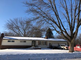 315 1st St N, Saint James, MN 56081
