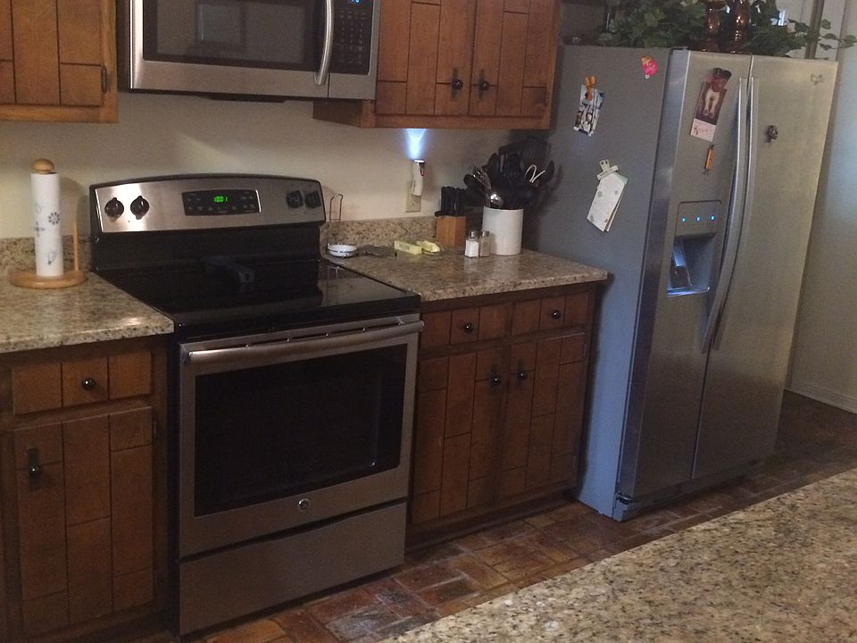 New appliances, granite