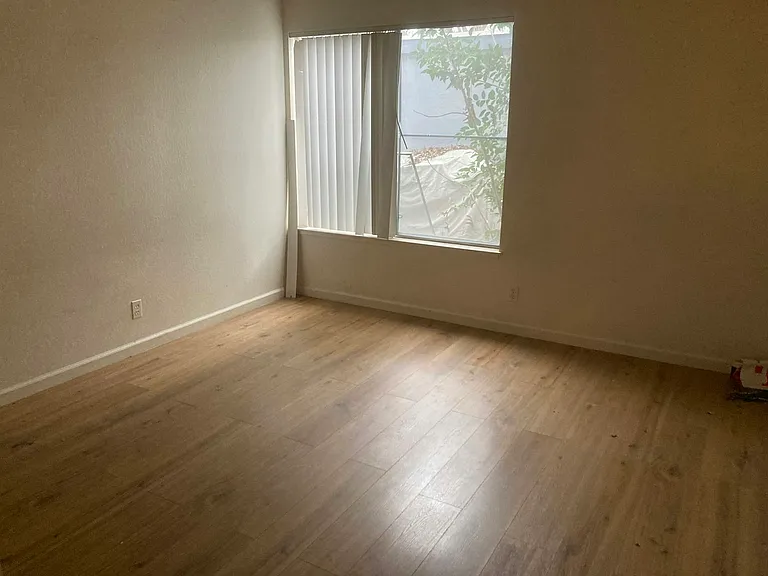 1351 Buckingham Way #11 — Photo 7