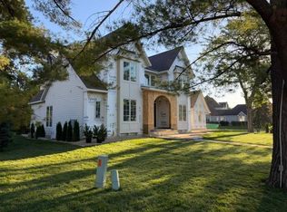 11044 Bell Oaks Estate Rd, Eden Prairie, MN 55347