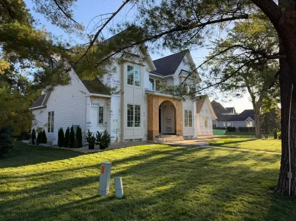 11044 Bell Oaks Estate Rd, Eden Prairie, MN 55347