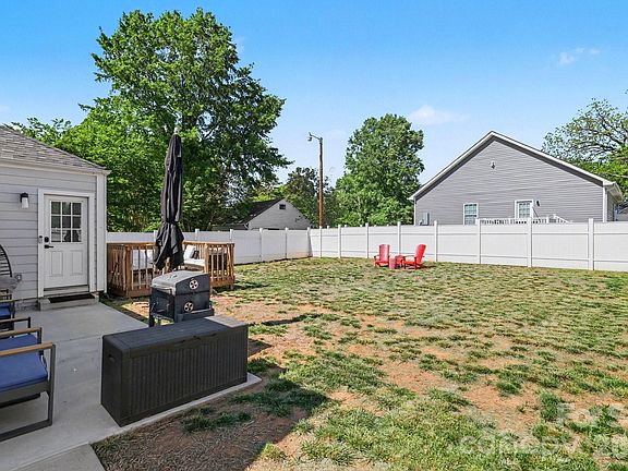 3rd image of 3816 Freedom Dr