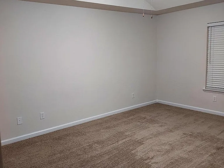 665 Brook Trl — Photo 7