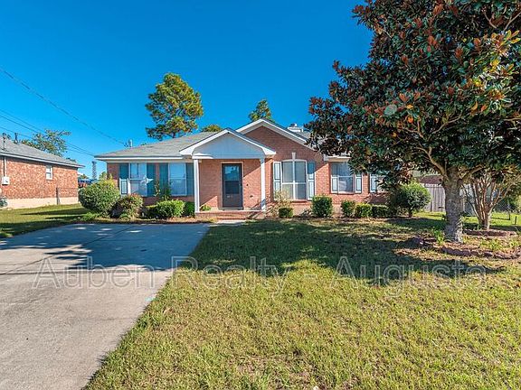 4th image of 3519 Brockdale Dr