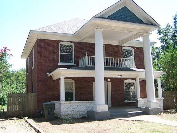 2nd image of 404 E Charles Ave