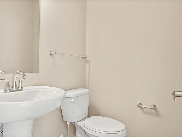 705 Ravenshire Ct — Photo 22